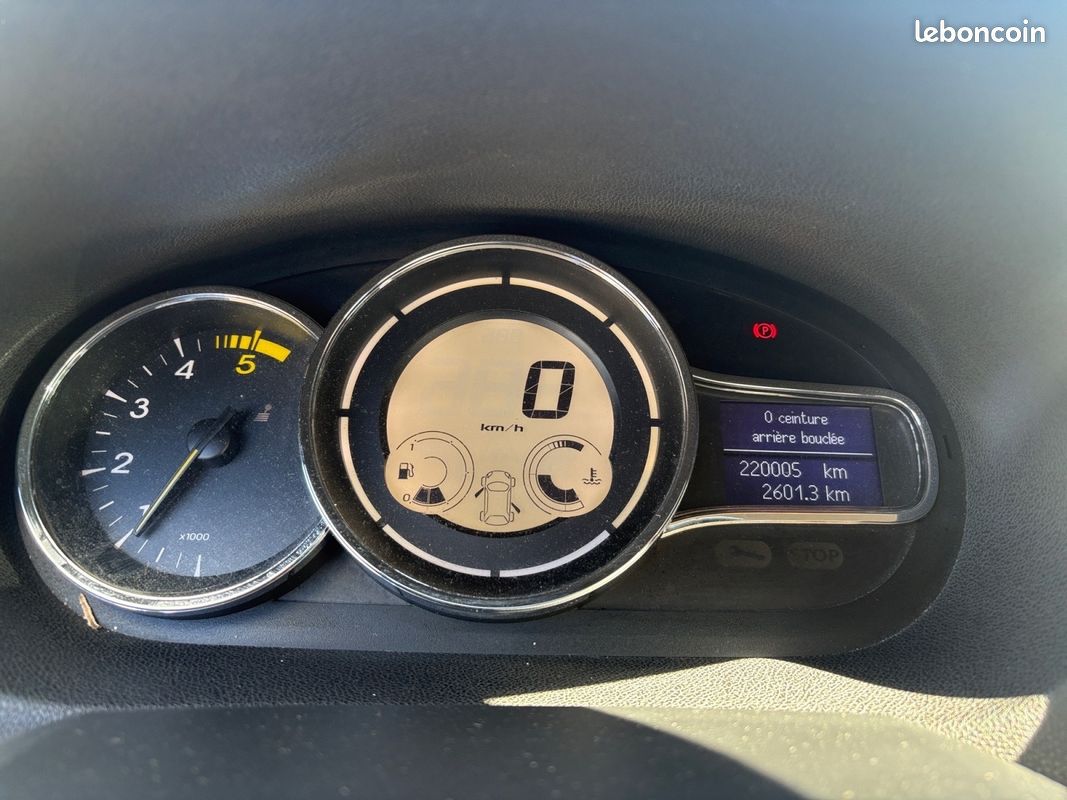 RENAULT MEGANE III BERLINE dCi 110 FAP Energy eco2 Limited (image 14)
