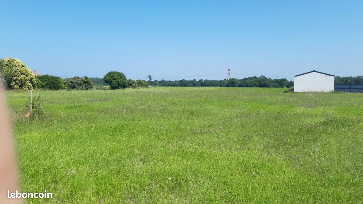 Terrain 583 m² Les Gonds · 35 000 €