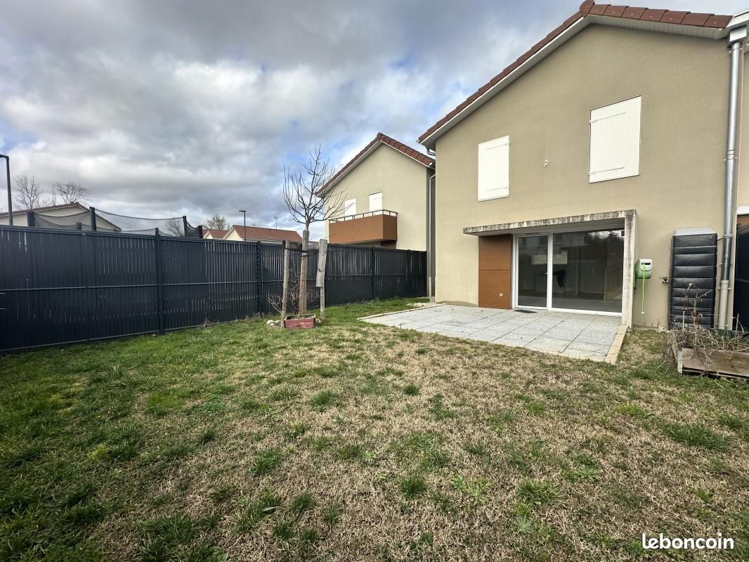 Maison 4 pièces 82 m² · à Saint-Jean-de-Niost · 82 m² · 260 000 €