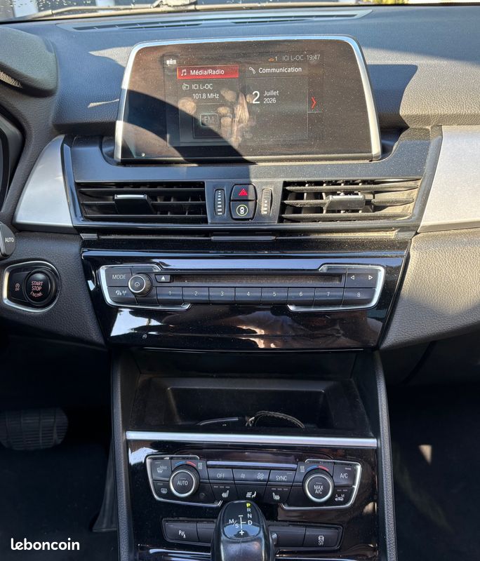 BMW SERIE 2 ACTIVE-TOURER 2.0 218 D 150 Ch LOUNGE - Toit ouvrant - Attelage - Sièges Chauffants - Hayon Elec (image 9)