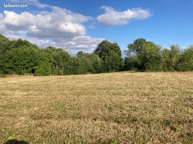 MOYRAZES grand terrain viabilisé de 2761m²- Entrée de bourg · à Moyrazès · 71 000 €