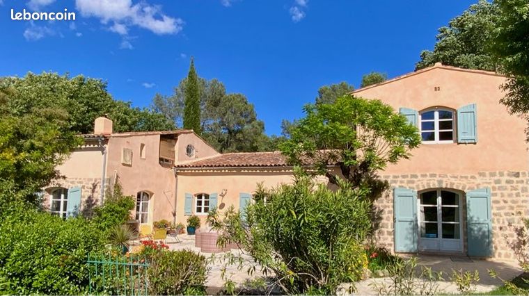 Propriété de charme au grand calme, 5,5 ha dans le Var, 520 m2, parfait état, idéal pour grande famille ou tout projet d’accueil