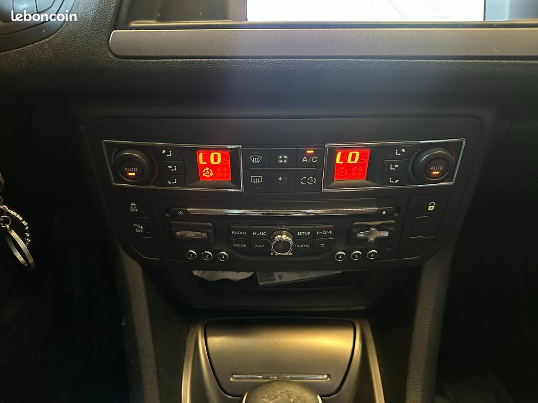 CITROEN C5 1.6 e-HDi 115 Confort BMP6 (image 15)
