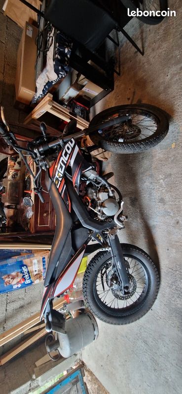 Moto 50cc Gilera RCR 2014 (image 2)