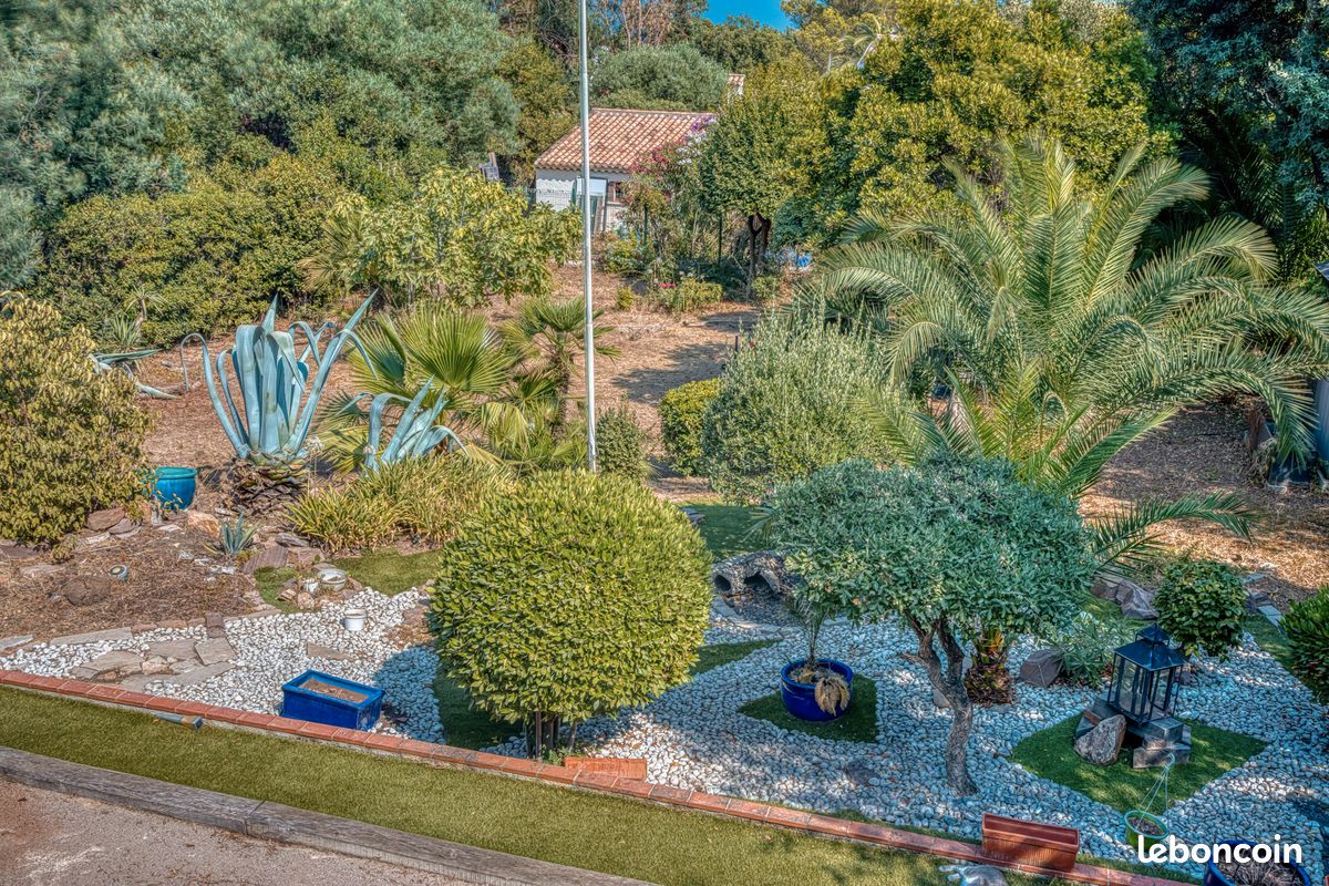 Villa Saint Aygulf (Frejus) Var, 280 m de la mer (image 6)
