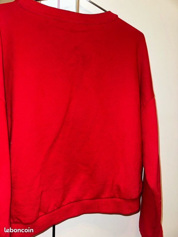 Pull rouge Guess avec strass (image 5)