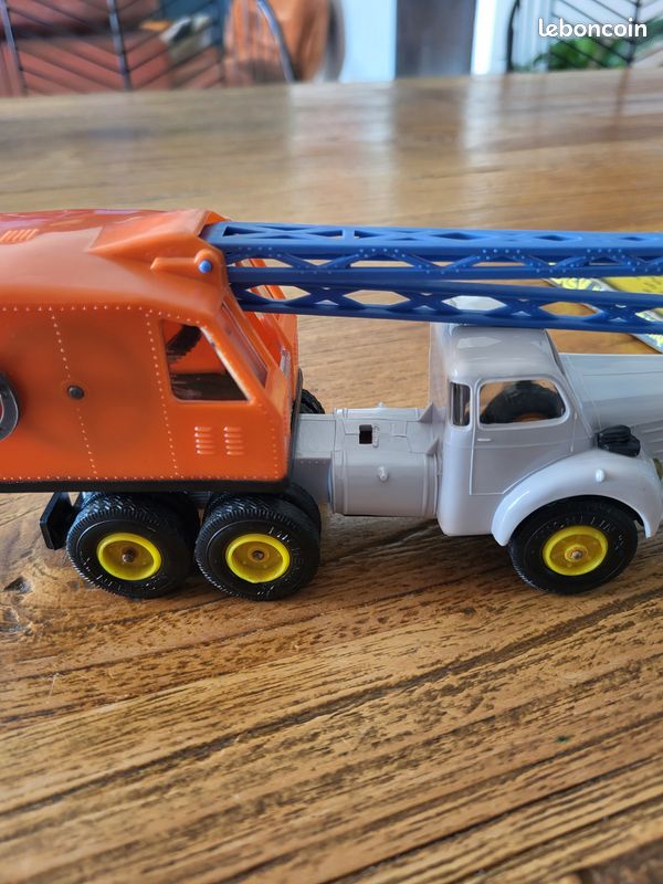 Camion Berliet TBO 15 Norev – Avec Pelle Mécanique, époque Dinky/CIJ/JRD