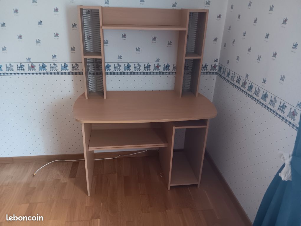 Bureau (image 2)