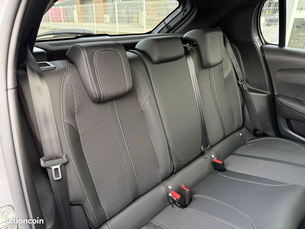 Peugeot 208 (2) Hybrid 110 e-DCS6 GT (image 29)
