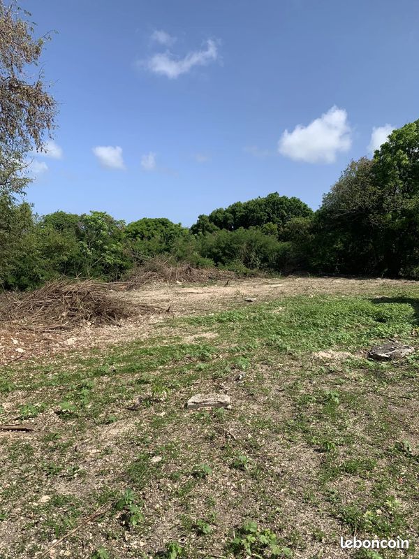 Terrain 655 m² · à Saint-François · 655 m² · 121 000 €