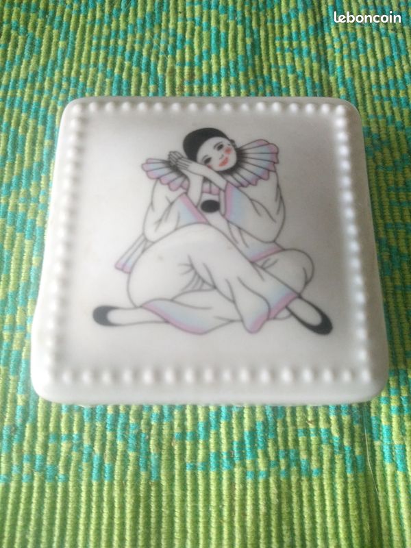 Boîte à Bijoux En Faïence Vernissée - Décor Personnage Pierrot - Modèle N304 - Occasion En Bon état
