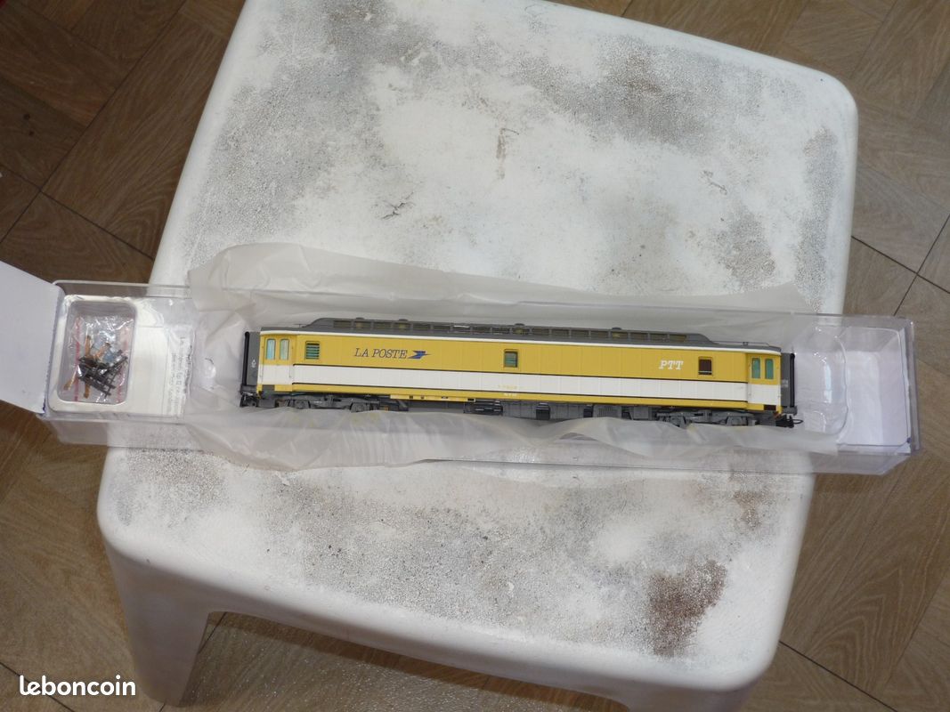 Voiture Postale La Poste - PTT REE Modèles ref VB-022 - Modélisme