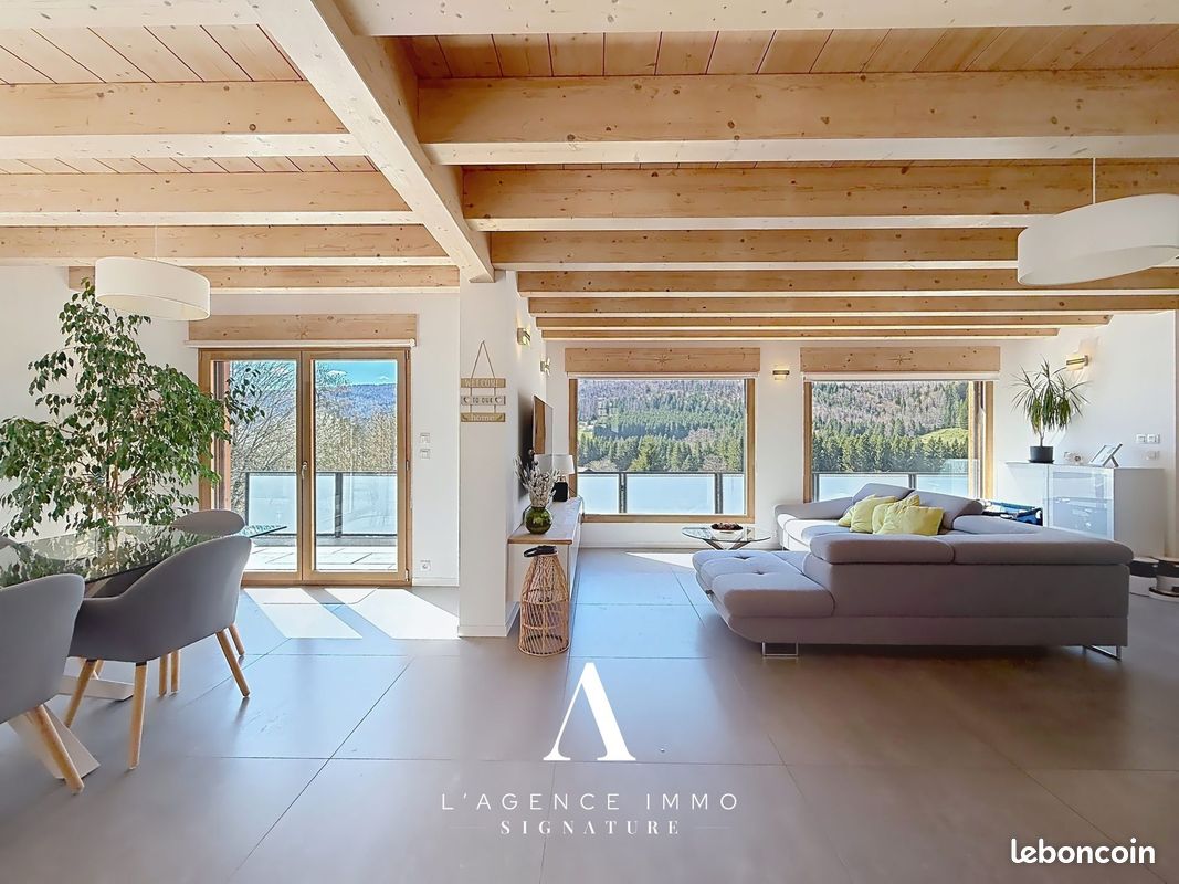 Maison 8 pièces 213 m² · à Mijoux · 213 m² · 759 000 €