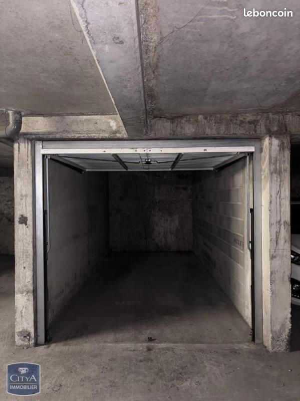 Garage/box Toulouse · 120 €/mois