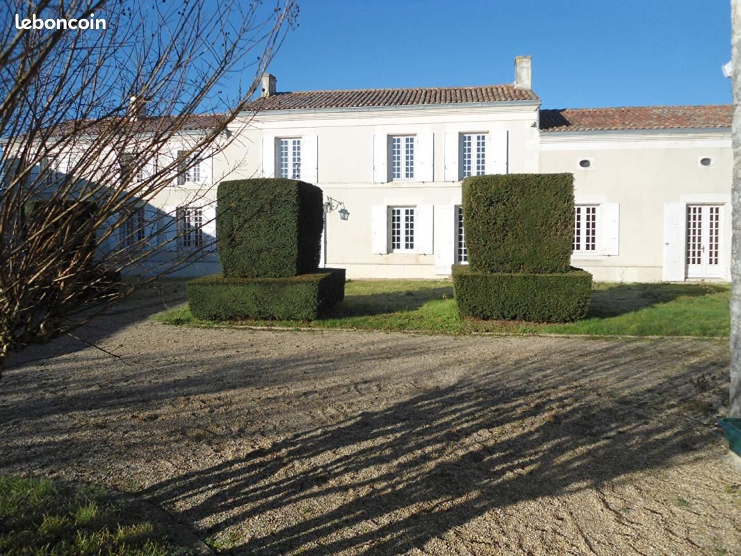 Propriété 11 pièces 320 m² - Saint-Georges-du-Bois 17700 (image 2)