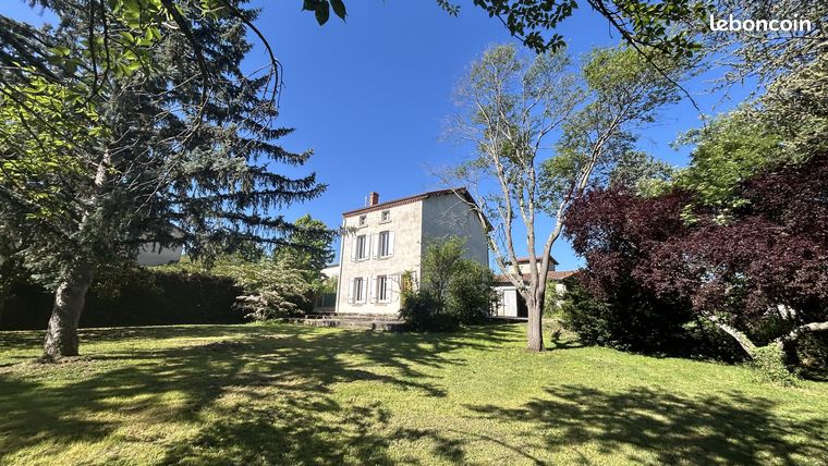 Propriété 6 pièces 121 m²