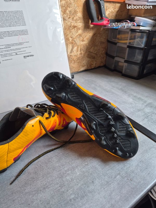Crampon adidas moulé taille 47 (image 3)