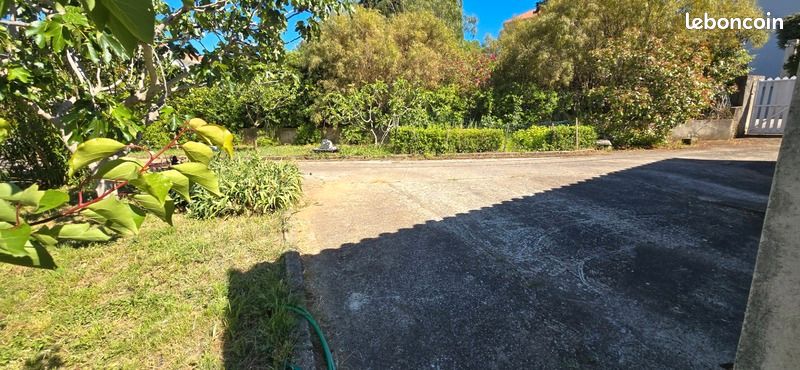 Terrain 300 m² Toulon · 280 000 €