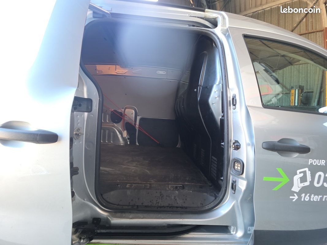 Renault express van blue dci 75 essentiel equivalent kangoo tva recuperable (image 13)