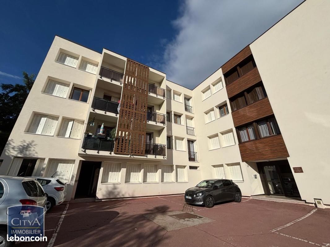 Appartement 3 pièces 75 m² · à Clermont-Ferrand · 75 m² · 920 €/mois