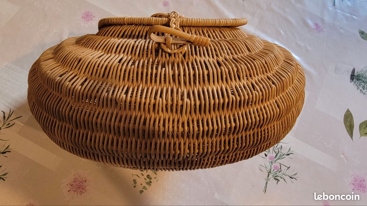 Panier en osier pour cannes à pêche ! Décoration de