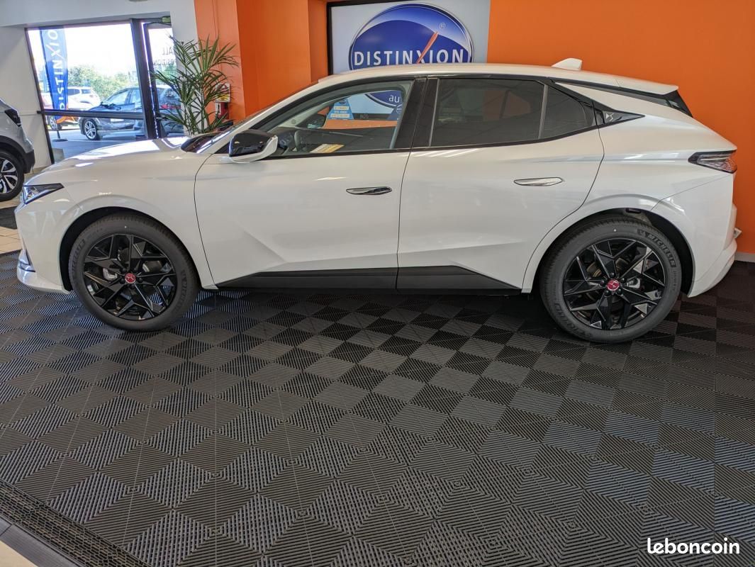 Ds 4 1.2 130 eat8 performance line + (image 3)