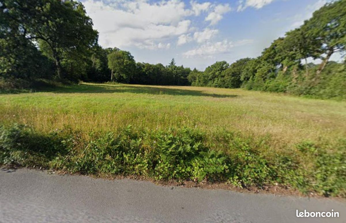 Terrain 269 m² · à Bourg-des-Comptes · 42 000 €