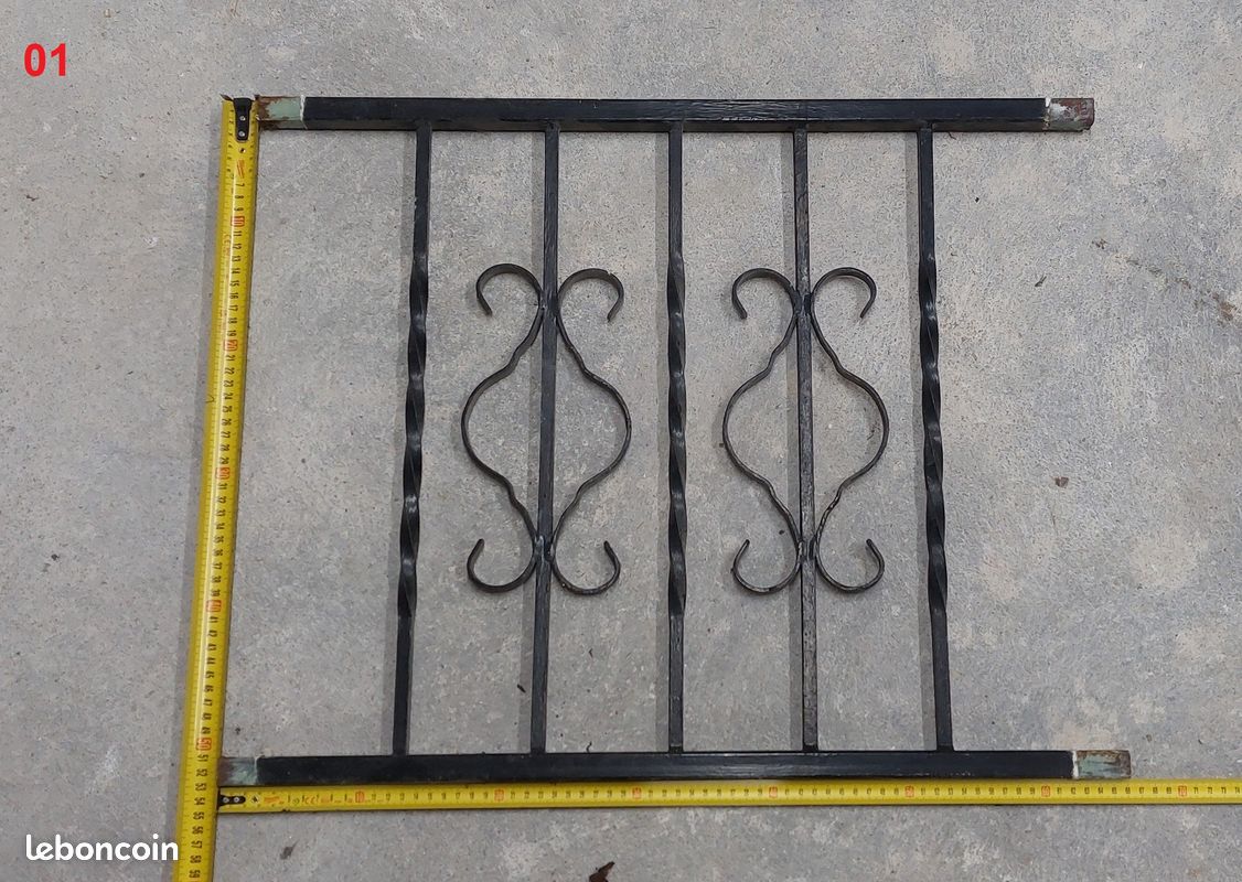 3 Grilles de fenêtre en fer pose en Tableau par scellement (h53, L66) (image 1)