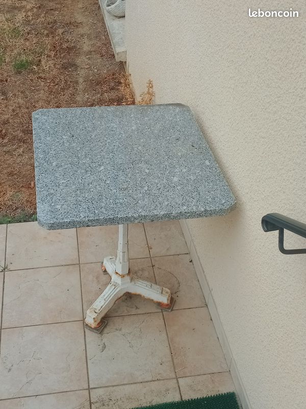 Table marbre-fer forgé (image 1)