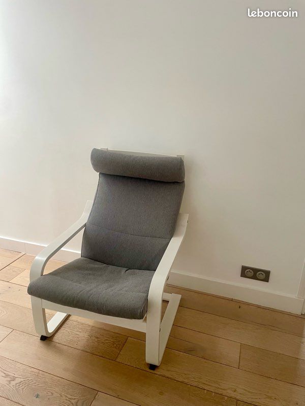 Fauteuil Poang blanc et gris (image 1)