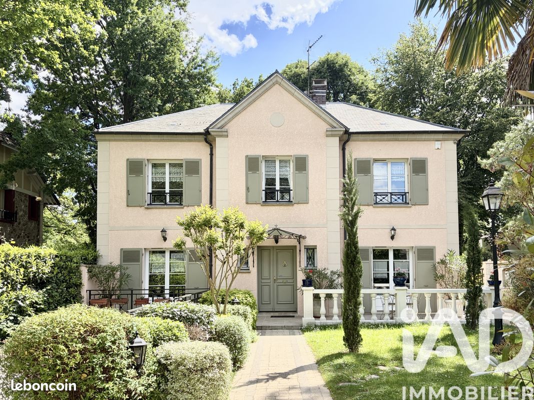 Maison 8 pièces 252 m² · à Morsang-sur-Orge · 252 m² · 749 000 €