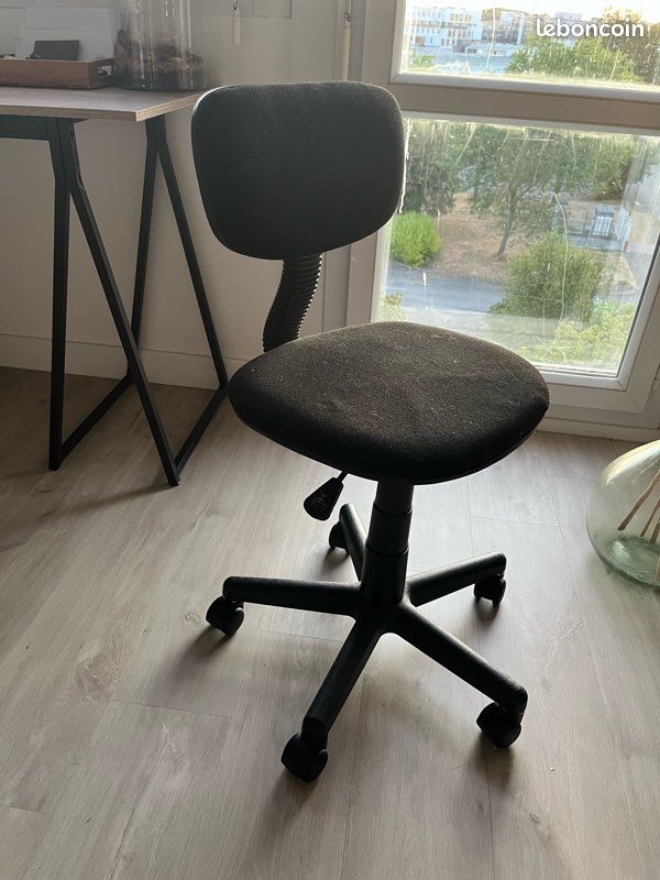 Chaise de bureau (image 1)