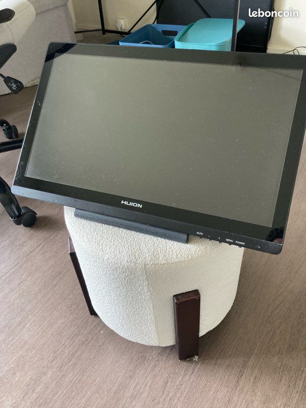 Tablette Graphique Huion Kamvas GT-191 V2 – Avec Fil – Écran 19 Pouces – Occasion