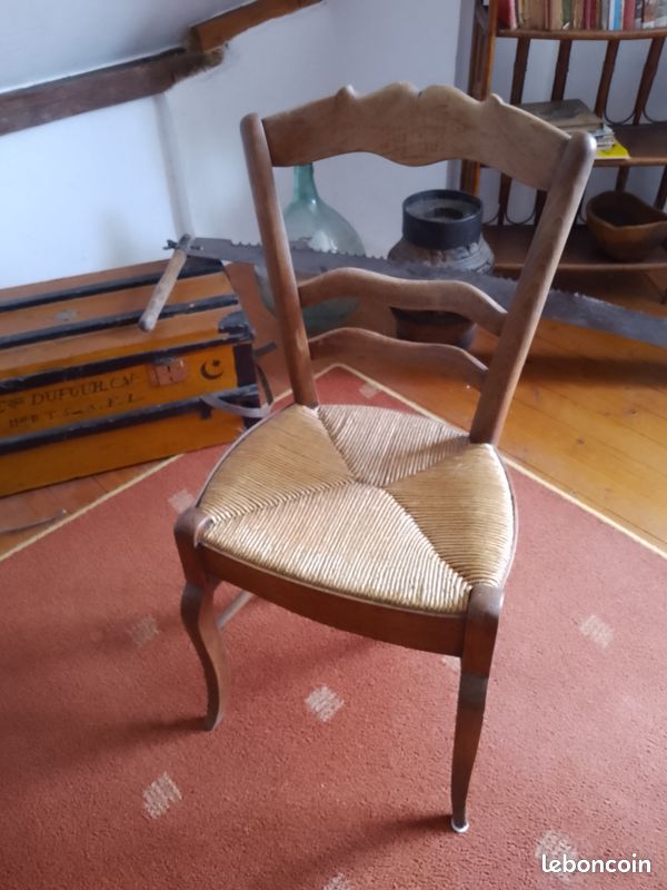 Ancienne chaise en bois (image 1)