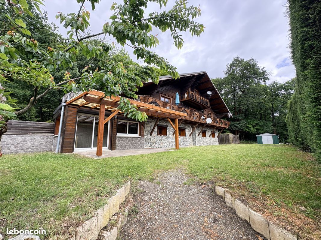 Appartement 5 pièces 110 m² · à Saint-Rémy-de-Maurienne · 110 m² · 1 200 €/mois