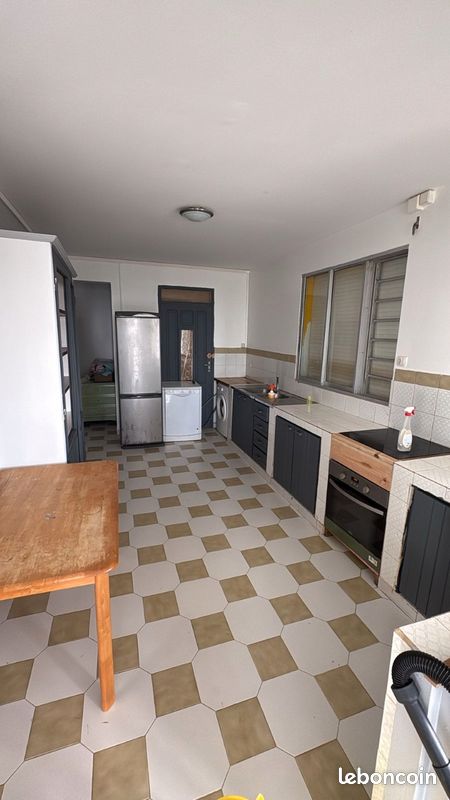 Maison 3 pièces 100 m² · à Sainte-Anne · 100 m² · 1 400 €