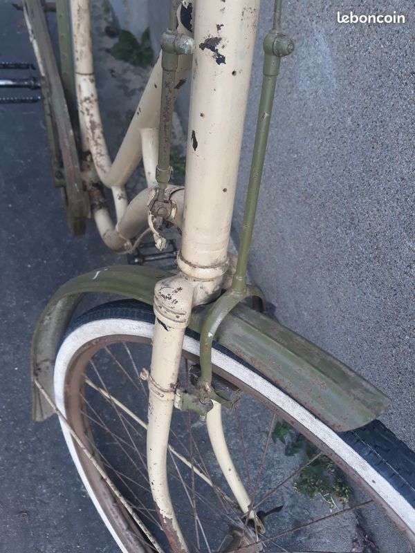 Velos ancien 1900 selle cuir poignè bois deco collection restauration meeting velos retro anjou velocypedia (image 3)