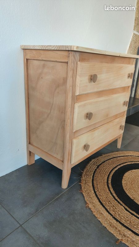 Petite commode parisienne en bois brut (Hêtre et Pin) – 3 tiroirs (image 4)