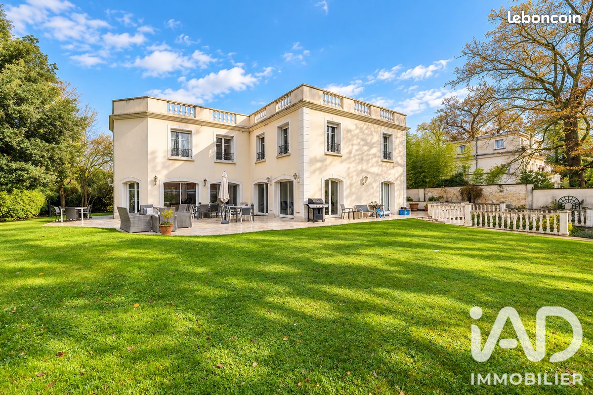 Maison 9 pièces 427 m² · à Saint-Gratien · 427 m² · 1 700 000 €