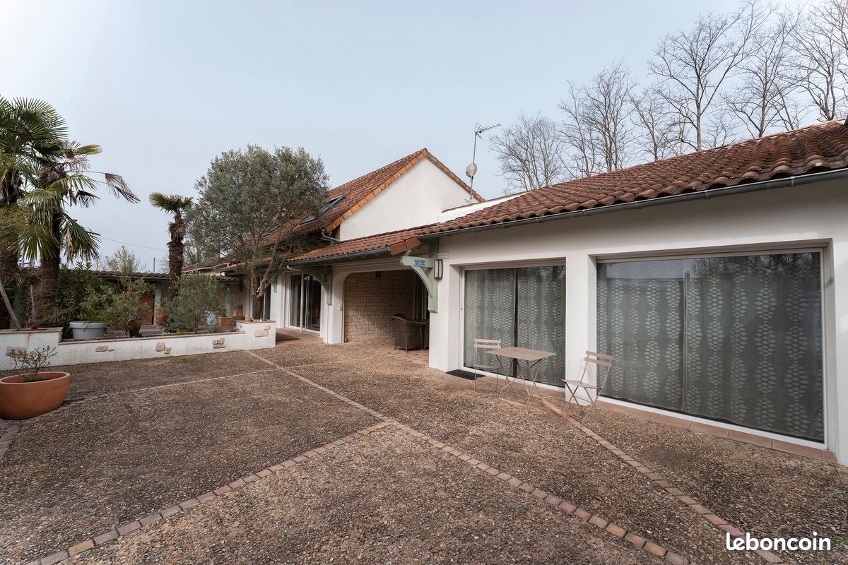 MAISON DE CARACTÈRE 200 m² + LOGEMENT INDÉPENDANT 55 m² + PISCINE COUVERTE- Creysse, proche BERGERAC (image 20)