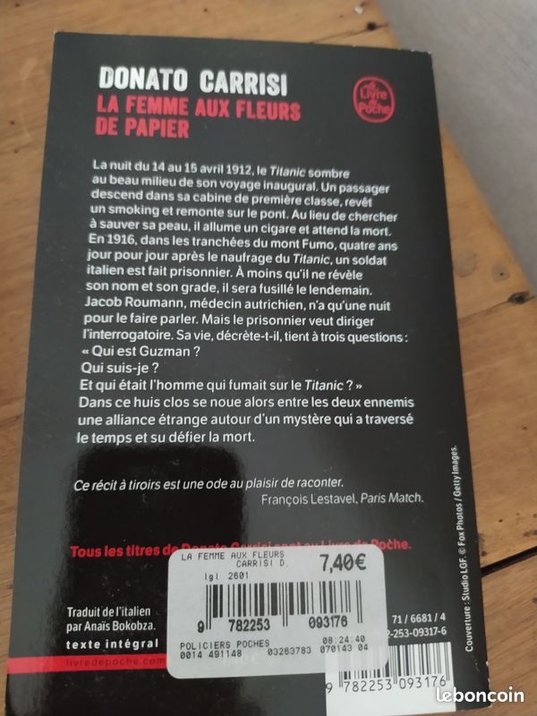 La femme aux fleurs de papier (image 1)