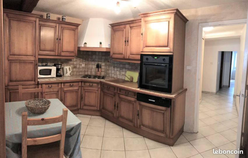Appartement 3 pièces 105 m² · à Val-de-Sos · 105 m² · 700 €