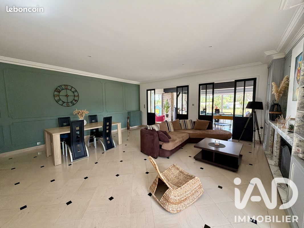 Propriété 7 pièces 246 m² (image 9)