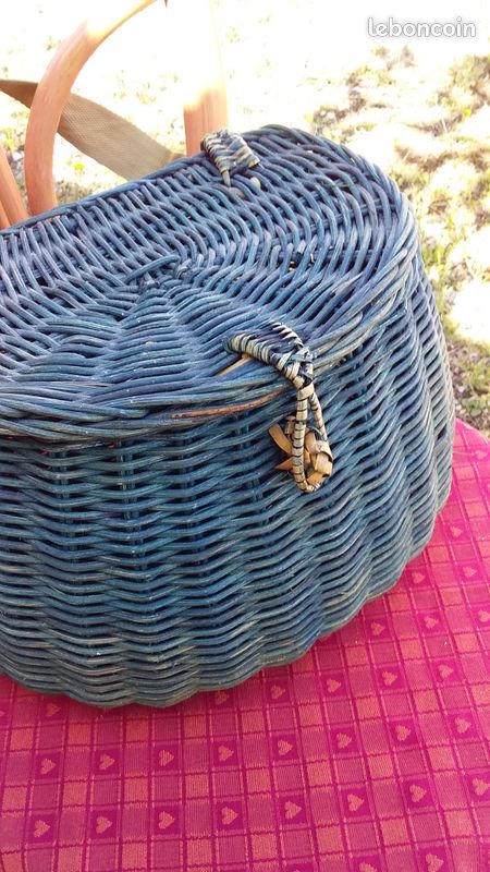 Panier de pêche en osier - Brocante Avenue