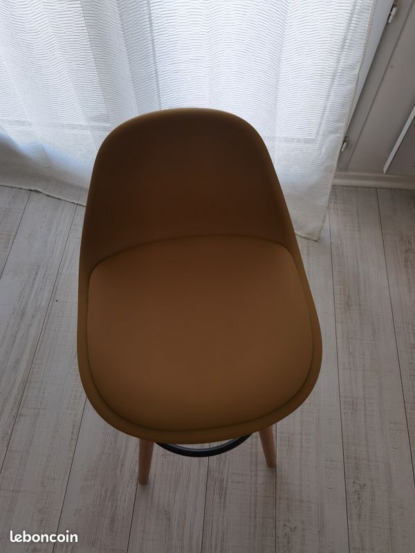 Chaise style tabouret de bar beige – Très bon état (image 2)
