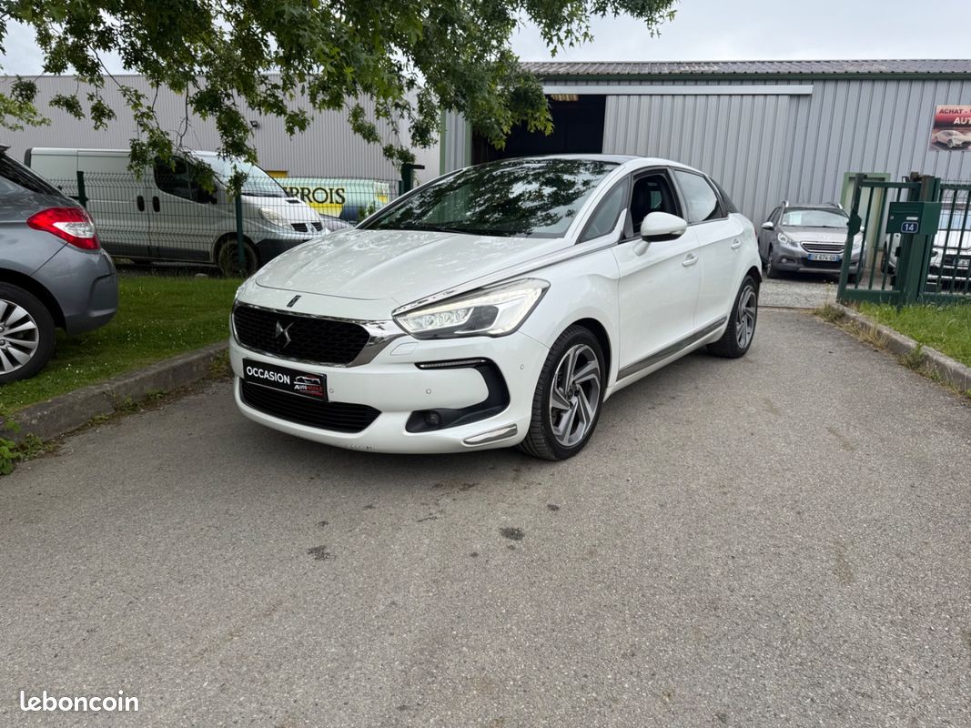 DS 5 2.0 BLUEHDI 180 CV Sport Chic (image 2)
