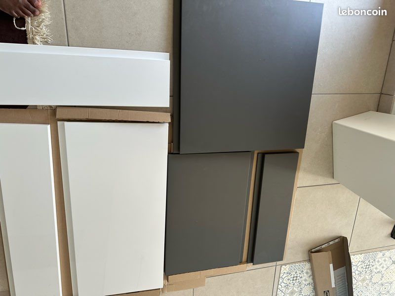Façade voxtorp IKEA blanc brillant, mat gris foncé, tiroir, porte, plusieurs dimensions (image 3)