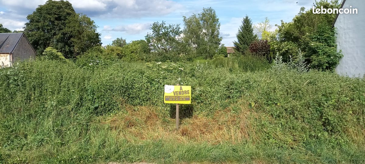 Terrain à bâtir 1017m² · à Donnemain-Saint-Mamès · 20 000 €