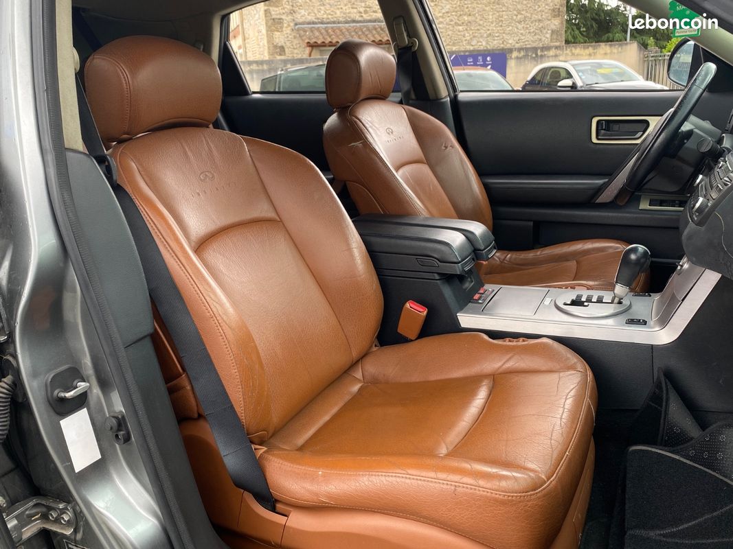 INFINITI FX35 / 3.5i V6 AWD 280 cv / Éthanol / Boîte auto / Toit ouvrant / Sièges chauffants / Son BOSE / Climatisation bi-zone (image 21)