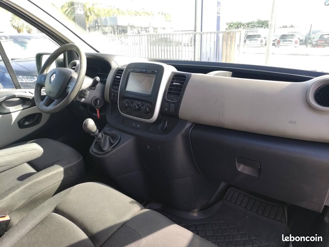 Renault Trafic 1.6 dci 125 confort 9 places (image 18)